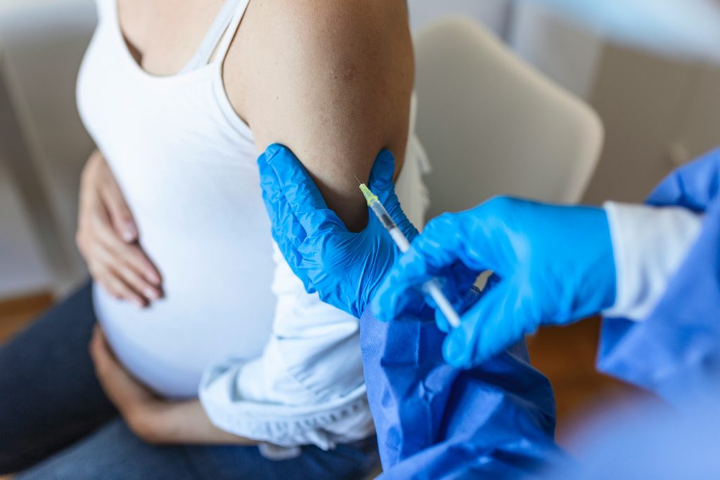 pregnant women getting vaccine